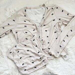 Dazy Women's Cream and Black Cardigan